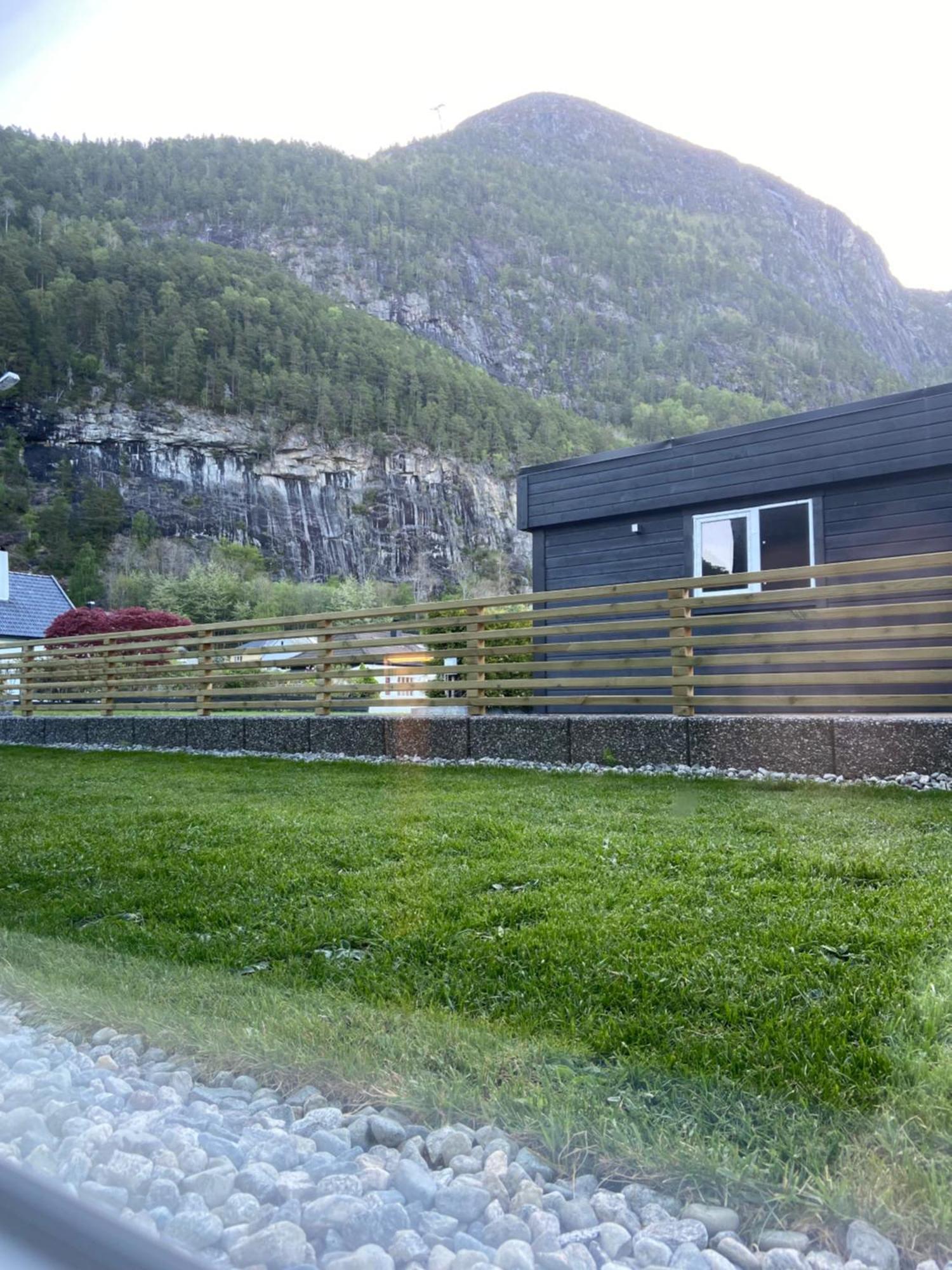 Appartamento Andalsnes Underground Flat Esterno foto